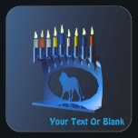 Sticker Carré Bleu brillant Chanukkah Menorah<br><div class="desc">Une menorah moderne,  métallique,  bleue de Chanukkah,  avec un lion en silhouette,  contre un arrière - plan sombre et nocturne. Les neuf bougies sont allumées. Ajoutez votre propre texte.</div>