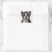 Sticker Carré Boston Terrier dans une couronne de fleurs violett (Sac)