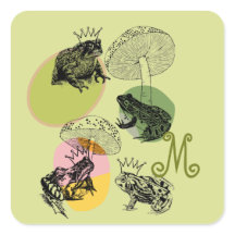 Champignons de forêt enchantés et grenouilles sur 