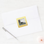 Sticker Carré Chat de sous-sol, légèrement désorienté (Enveloppe)