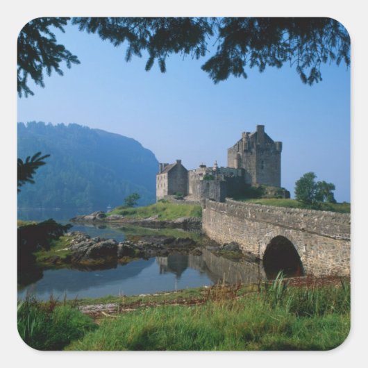 Sticker Carré Château d'Eilean Donan, Highlands, Écosse 2 (Devant)