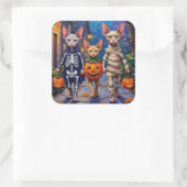 Sticker Carré Chats Sphynx faisant Trick-or-Treating en costume (Sac)