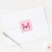 Sticker Carré Chaud rose moderne Script Girl Monogramme Nom (Enveloppe)