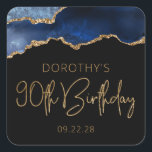 Sticker Carré Chic Agate Geode Blue Gold 90th Birthday Party<br><div class="desc">Ces autocollants chic et glamour du 90ème anniversaire ont une aquarelle d'une géode d'agate dans les tons bleus avec des reflets de parties scintillant d'or. Les mots "90th Birthday" apparaissent dans la parties scintillant en faux or dans une police décorative moderne d'écriture manuscrite. Customisez-les avec le nom de l'honoré et...</div>
