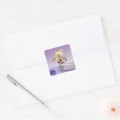 Sticker Carré Chien (chihuahua) mangeant un gâteau d'anniversair (Enveloppe)