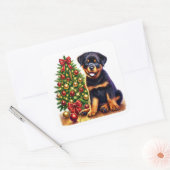 Sticker Carré Chiot de Noël Rottweiler par l'arbre festif (Enveloppe)