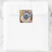 Sticker Carré Chocolat Point Siamese Chat sur tapis floral (Sac)
