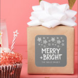 Sticker Carré Christmas Sparkle Stars Joyeux Nom de famille<br><div class="desc">Étoiles de Noël Joyeux Stickers gris de nom de famille. Magnifique Enveloppement Cadeau Fournitures avec parties scintillant brillantes argent glamour faux étincelants. Photo des éclats d'argent,  pas de parties scintillant réelle !</div>