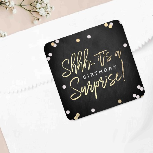Sticker Carré Chut... Surprise Anniversaire Fête Favoriser
