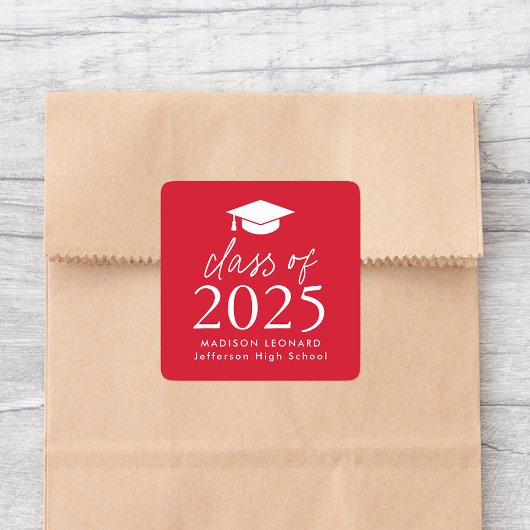 Sticker Carré Classe moderne de 2025 Script Red Graduation
