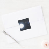 Sticker Carré Concept de l'artiste montrant le système binaire é (Enveloppe)