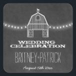 Sticker Carré Country Rustic Chalkboard Grange Mariage Faveurs<br><div class="desc">Country Rustic Chalkboard Barn Wedding Favors Seals - utilisez ces autocollants pour habiller les enveloppes sur les faveurs pour les invités ou tout ce que vous voulez. Le design comprend un arrière - plan de tableau noir avec une grange blanche en haut et des lampes à cordes blanches. Vous pouvez...</div>