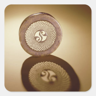 Sticker Carré Couvercle à jour de boîte, de Cornalaragh