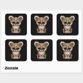 Sticker Carré Cute Baby Cougar Cub sur Noir (Feuille)