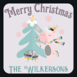 Sticker Carré Cute Boho Christmas Unicorne sur Lavender Purple<br><div class="desc">Cet autocollant de Noël personnalisé présente une illustration de dessin animé de style boho mignon et girly. Une jolie licorne rose orne son sapin de Noël sous des flocons de neige qui tombent. L'arrière - plan est une couleur violet lavande douce.</div>