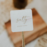 Sticker Carré Design Gold Script Salty Wedding Favoriser<br><div class="desc">Ces autocollants de mariage salé de script or moderne sont parfaits pour un mariage minimaliste. Le design de couleur or jaune simple présente une typographie industrielle unique avec style boho moderne. Personnalisable dans n'importe quelle couleur. Gardez le design minimal et élégant, en l'état, ou personnalisez-le en ajoutant vos propres graphiques...</div>