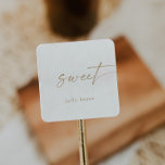 Sticker Carré Design Gold Script Sweet Wedding Favor<br><div class="desc">Ces stickers de mariage doux script or moderne sont parfaits pour un mariage minimaliste. Le design de couleur or jaune simple présente une typographie industrielle unique avec style boho moderne. Personnalisable dans n'importe quelle couleur. Gardez le design minimal et élégant, en l'état, ou personnalisez-le en ajoutant vos propres graphiques et...</div>