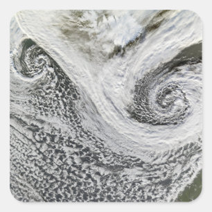 Sticker Carré Deux cyclones formés en tandem au sud de l'Islande
