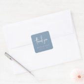 Sticker Carré Dusty Blue | Merci de Mariage de script manuscrit (Enveloppe)