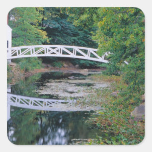 Sticker Carré É.-U., Maine. Pont sur un étang à Somesville.