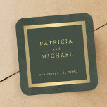 Sticker Carré Élégant mariage personnalisé en or vert foncé<br><div class="desc">Style classique moderne vert émeraude foncé et faux or minimaliste typographie personnalisation mariage faveur ou enveloppe collants de sceau sur un style vintage ancien arrière - plan d'aspect déprimé avec cadre faux métallique.                Le papier à lettres mariage correspondant est disponible dans la collection.</div>