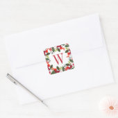 Sticker Carré Élégante Verdure de Noël Rouge Monogramme Wreath (Enveloppe)