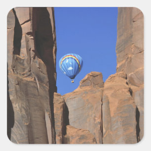 Sticker Carré États-Unis, Utah, Monument Valley. Un arc-en-ciel