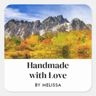 Sticker Carré Faite à la main avec Amour Forêt Pittoresque et Mo