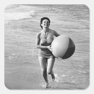 Sticker Carré Femme avec du ballon de plage
