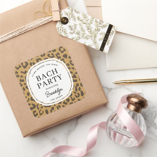 Sticker Carré Fête de Bachelorette Imprimé Animal Brun Classique (Cadeaux)