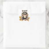 Sticker Carré Feuilles d'automne confortable raccoon avec tasse (Sac)