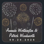 Sticker Carré Fireworks Thème Black Gold Silver Wedding Favorise<br><div class="desc">Fireworks Theme Black Gold Silver Wedding Favor Stickers - utilisez ceux-ci pour habiller les enveloppes, utiliser sur divers articles à votre réception et plus encore. Le design comprend un arrière - plan de nuit étoilé avec des feux d'artifice dorés et argentés. Voir les produits correspondants dans cette conception trouvés dans...</div>