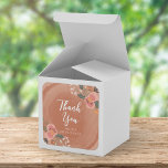 Sticker Carré Floral Rustic Merci Carré de Fête des mariées<br><div class="desc">Cet autocollant rustique en Fête des mariées de Merci carré présente de jolies fleurs contre un arrière - plan motif en bois brun. Ils sont parfaits pour une douche nuptiale à la campagne. Utilisez-le pour sceller vos enveloppes, sacs de faveur ou pour la décoration. Consultez d'autres articles de douche de...</div>