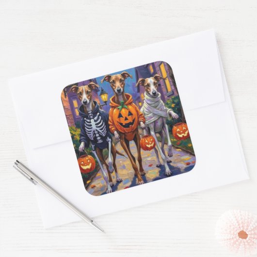Sticker Carré Greyhound Trick-or-Treating en costumes d'Hallowee (Enveloppe)