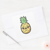 Sticker Carré Happy Pineapple – Cute Kawaii Illustration (Enveloppe)