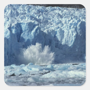 Sticker Carré Iceberg fraichement vêlé éclaboussant les eaux fro