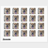 Sticker Carré Joyeux chien Brown avec langue tachetée (Feuille)