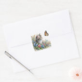 Sticker Carré Kitten Looking At Orange Butterfly (Enveloppe)