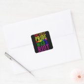 Sticker Carré LA PREMIÈRE FIERTÉ ÉTAIT UN MOIS RIOT LGBT Pride L (Enveloppe)