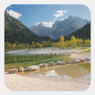 Sticker Carré Lac Jasna dans les Alpes slovènes à l'automne