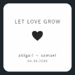 Sticker Carré Laissez l'amour grandir Mariage moderne noir et bl<br><div class="desc">Autocollants de faveur de mariage moderne avec un design minimal avec le message, "Let Love Grow" avec un coeur et vos noms et date en noir, sur un arrière - plan blanc. Les polices et les couleurs arrière - plans peuvent être changées en n'importe quelle couleur. Ces autocollants simples et...</div>
