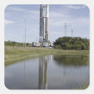 Sticker Carré L'atlas V/Centaur arrive sur le compl de lancement