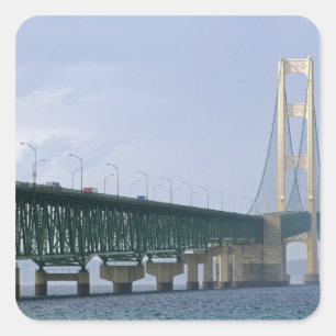 Sticker Carré Le pont Mackinac qui s'étend sur le détroit de 2