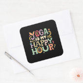 Sticker Carré Le Yoga Est Mon Heureuse Heure (Enveloppe)