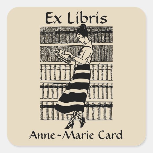 Sticker Carré Lecture d'une femme modifiable dans une bibliothèq (Devant)