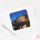 Sticker Carré Les maisons du canal d'Amsterdam la nuit (Enveloppe)