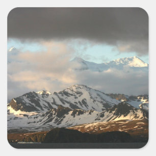 Sticker Carré Lever de soleil sur les chaînes de montagnes au su
