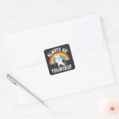 Sticker Carré LGBTQ fierté Soyez toujours vous-même arc-en-ciel (Enveloppe)