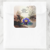 Sticker Carré Lotus bleu émergeant des eaux boueuses (Vietnamien (Sac)