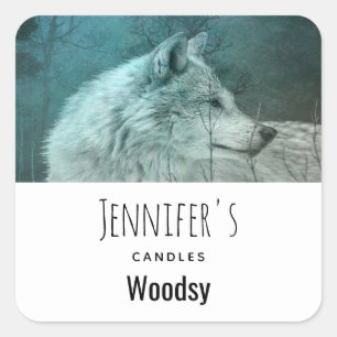 Sticker Carré Loup gris sauvage dans une forêt foncée aux bougie
